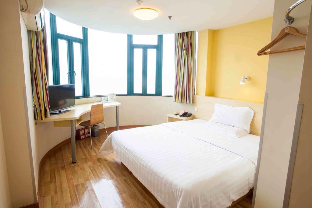 7Days Inn Guiyang Posts And Telecommunications Building Værelse billede